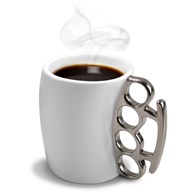 Mugg med knogjärn - Fisticup