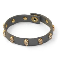 Läderarmband med dödskallar